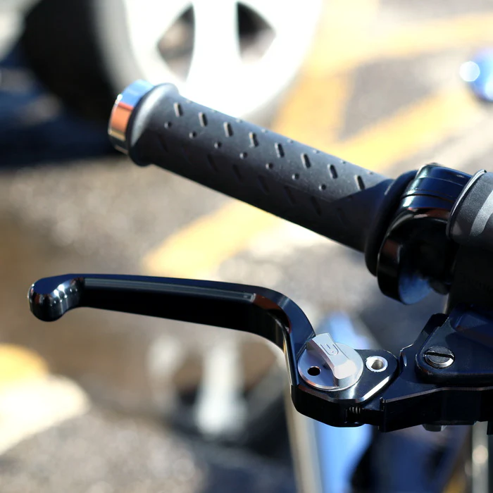 OBERON Harley-Davidson® Standard Adjustable Clutch Lever – Softail '15-'24 - Black/Black Switches - Image 5